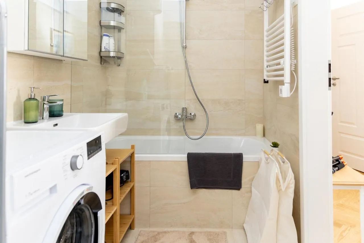 Regal Retreat Intimate Elegance Near Schoenbrunn Palace Viena